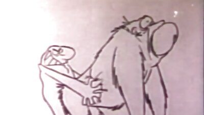 מציצה וסקס מקרוב! הבחור מצלם איך הוא מכניס את איבר מינו לפיו ואת סרטי סקס לצפייה חינם הכוס הוורודה של חברה צעירה.